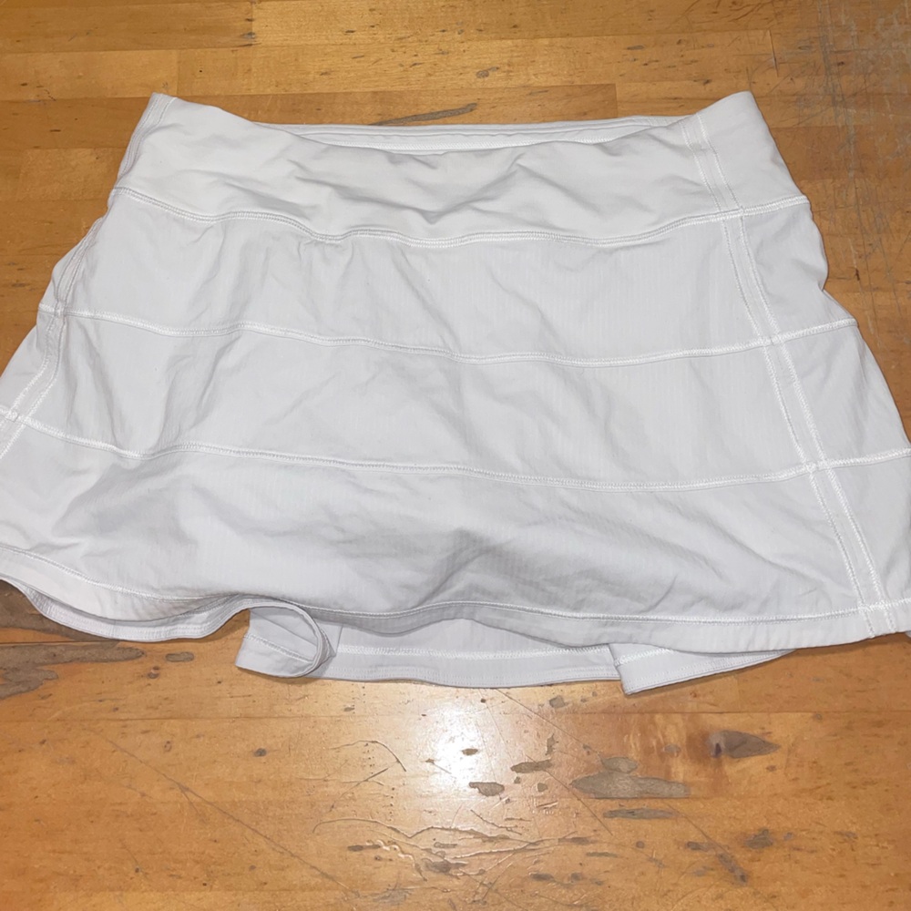 Lululemon white tennis skirt